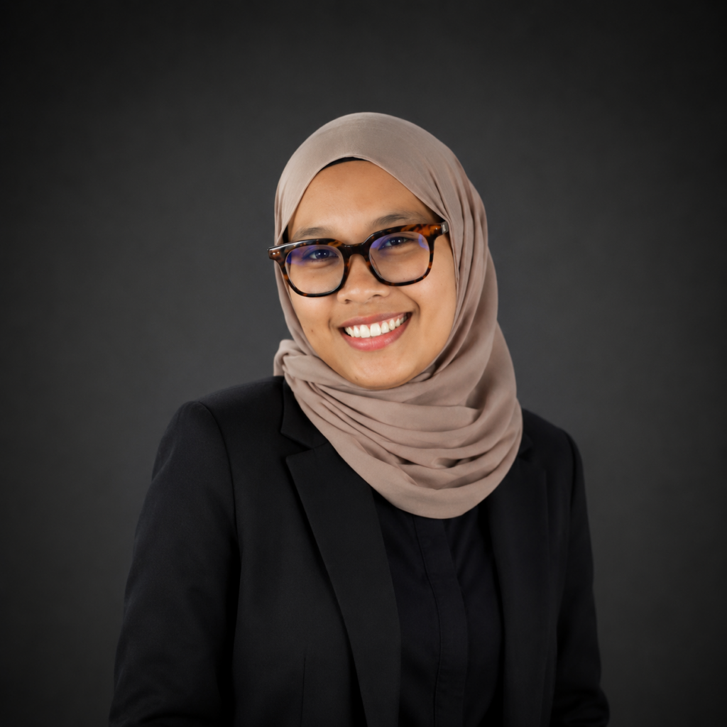 Singapore Uniform Salesperson - Farisha